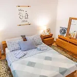 Artistic Getaway Home - Super Central